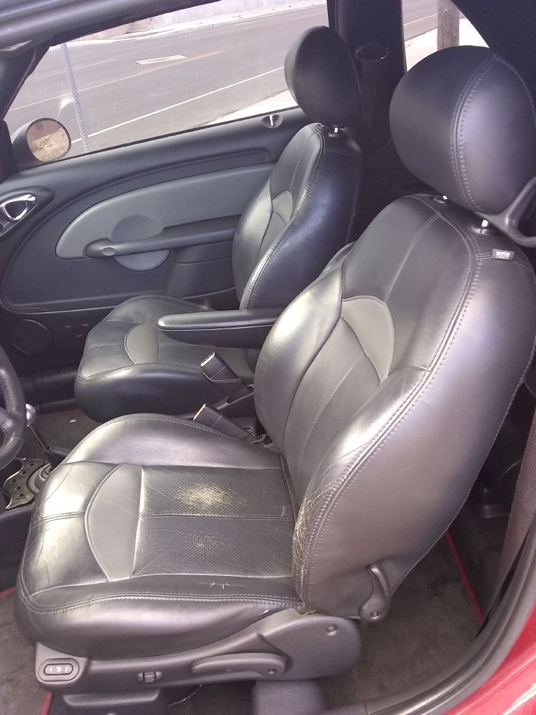 Photo 4 of this CHRYSLER PT CRUISER