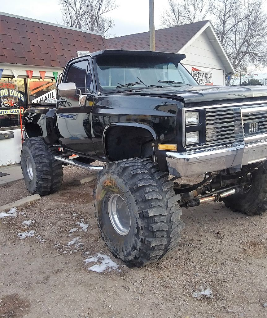 Photo 2 of this CHEVROLET K10