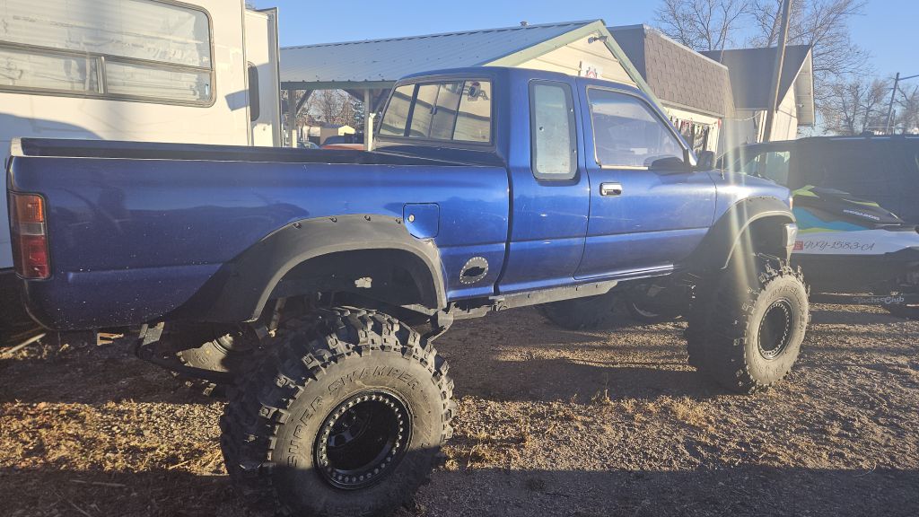 Photo 2 of this TOYOTA PICKUP