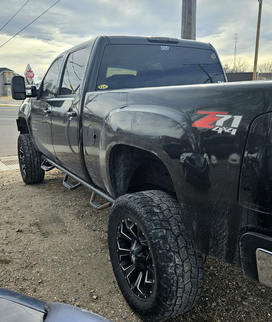 Photo 5 of this GMC SIERRA