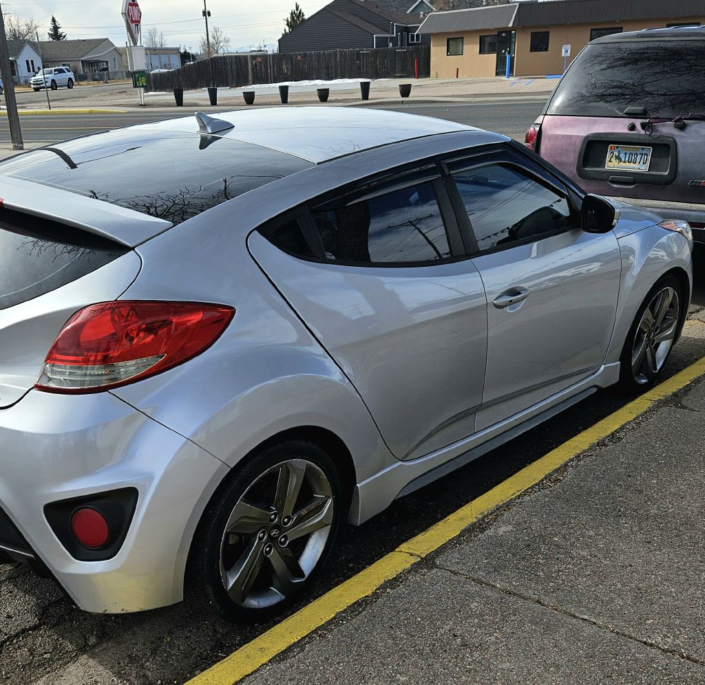 Photo 3 of this HYUNDAI VELOSTER