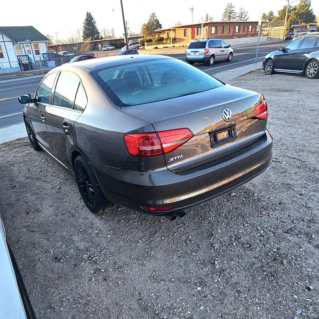 Photo 4 of this VOLKSWAGEN JETTA