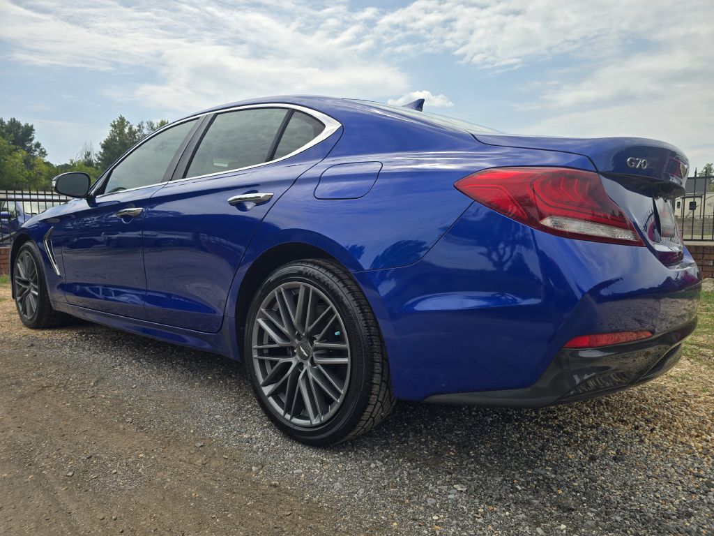 Photo 3 of this GENESIS G70