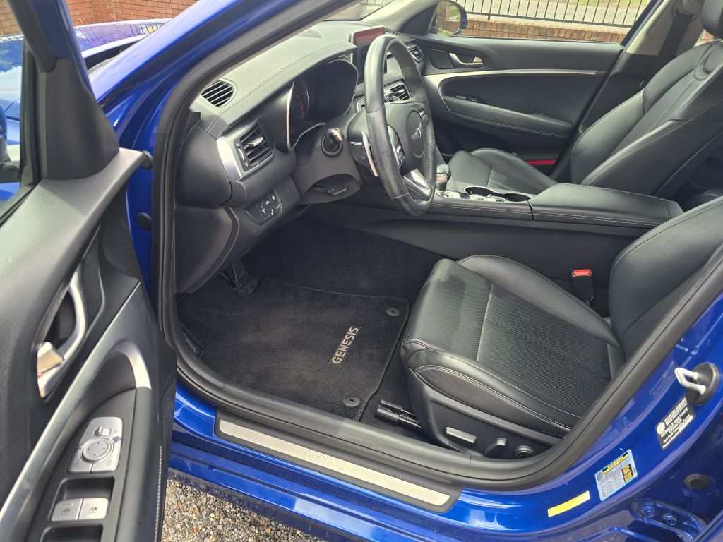 Photo 7 of this GENESIS G70