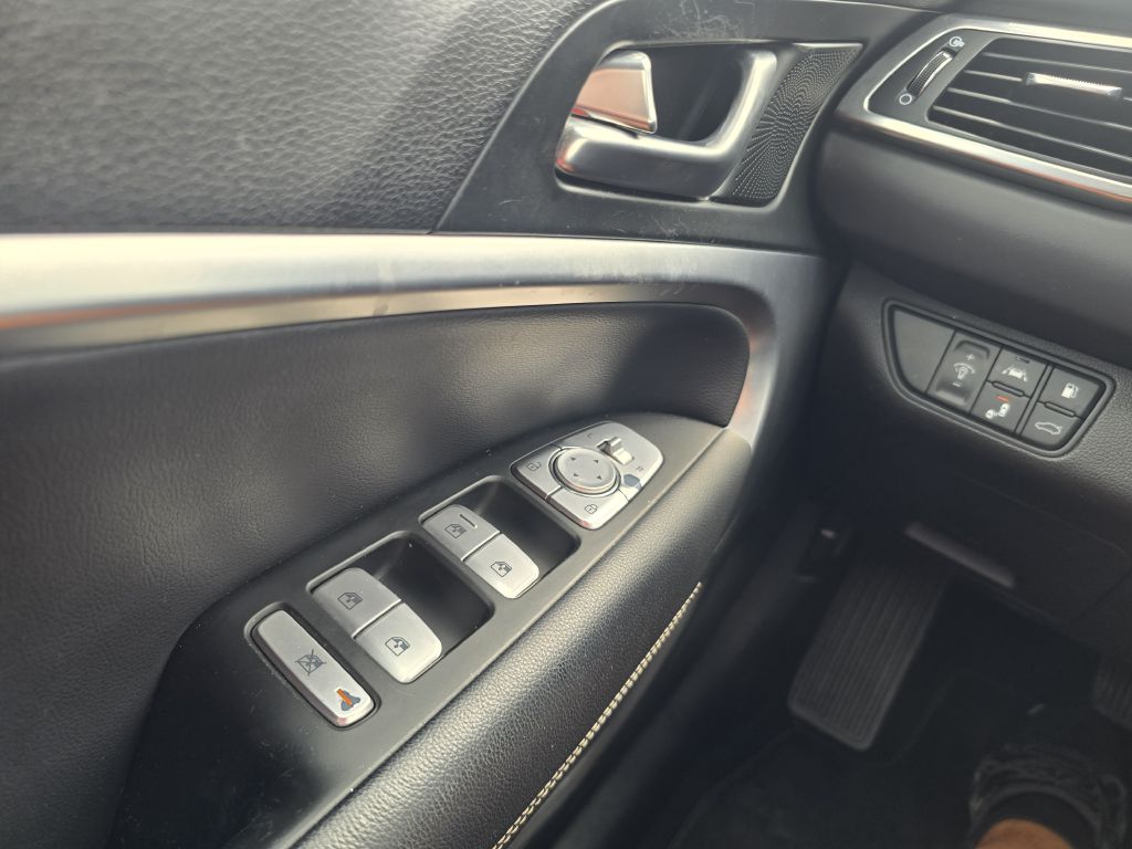 Photo 17 of this GENESIS G70