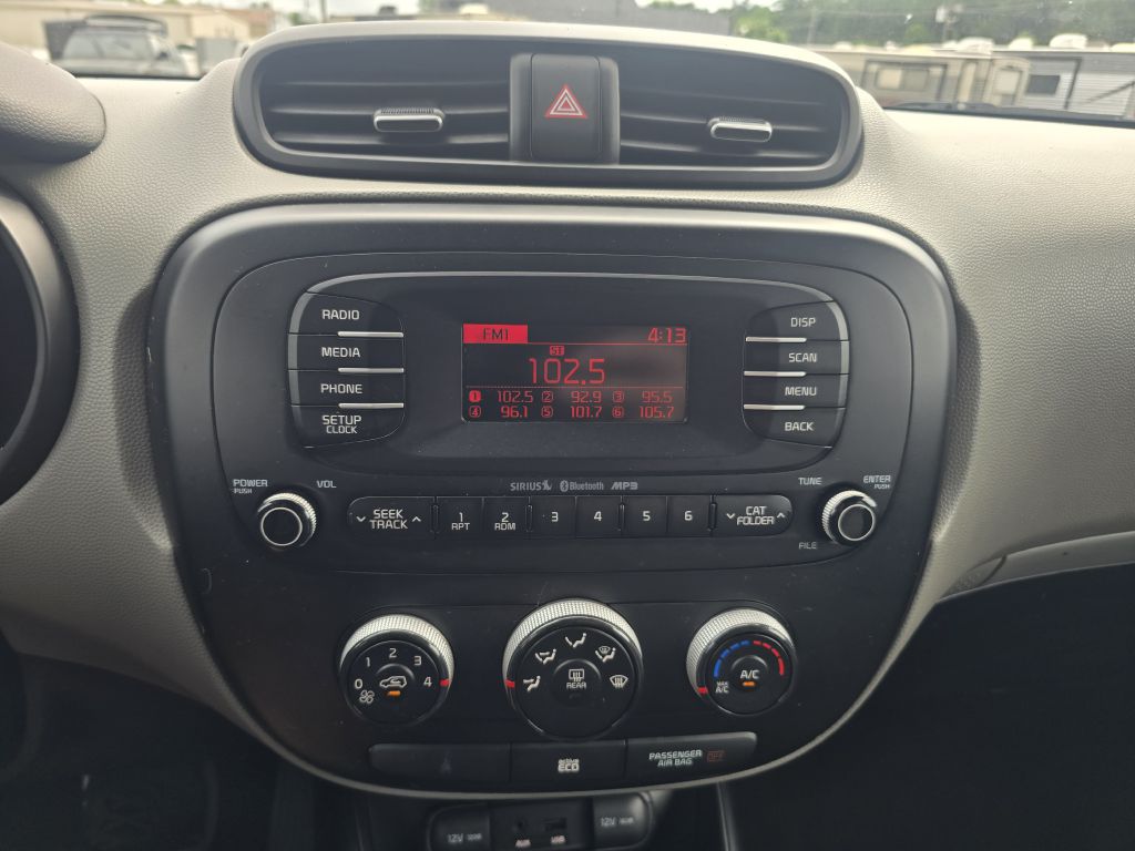 Photo 10 of this KIA SOUL
