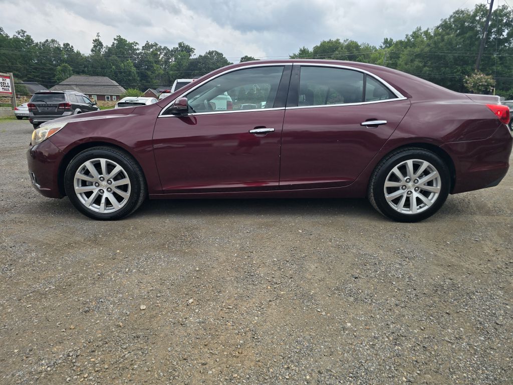 Photo 2 of this CHEVROLET MALIBU