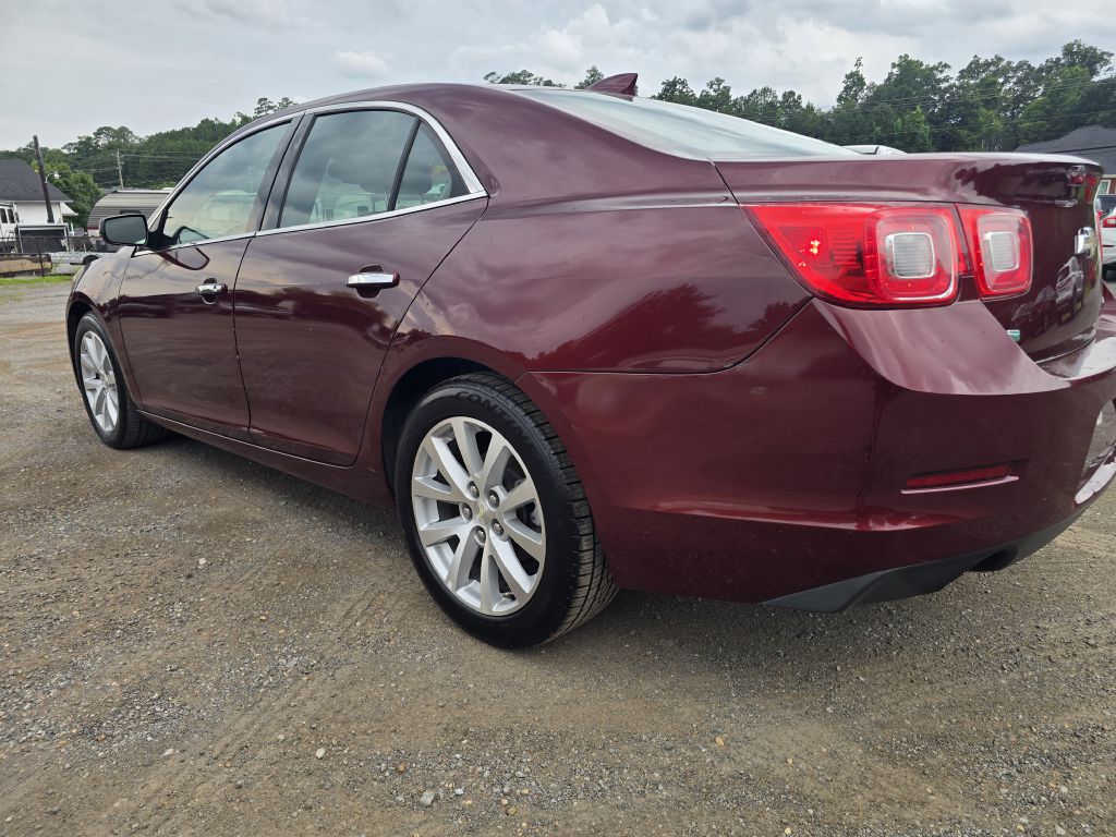 Photo 3 of this CHEVROLET MALIBU