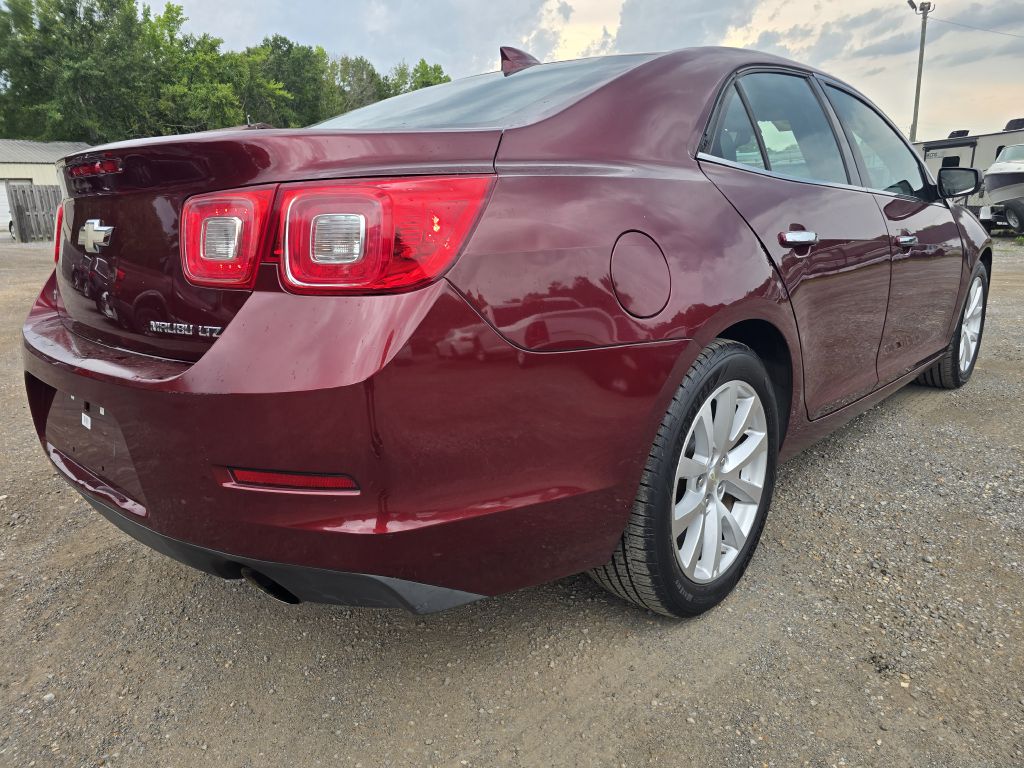 Photo 4 of this CHEVROLET MALIBU