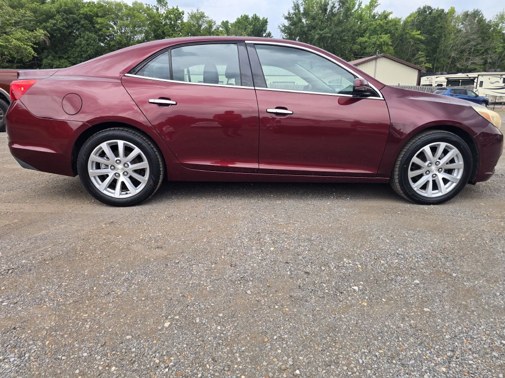 Photo 5 of this CHEVROLET MALIBU