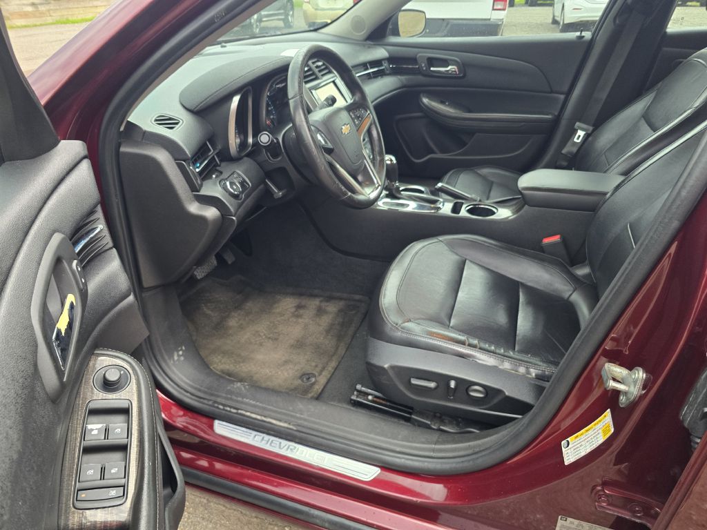 Photo 7 of this CHEVROLET MALIBU