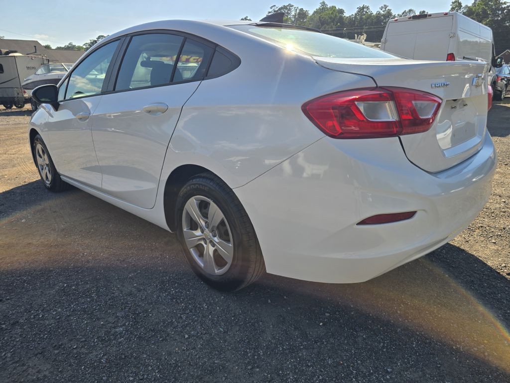 Photo 3 of this CHEVROLET CRUZE