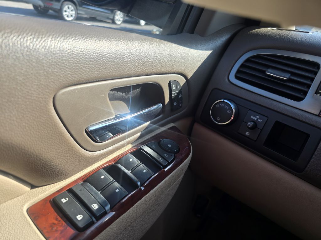 Photo 14 of this CHEVROLET TAHOE