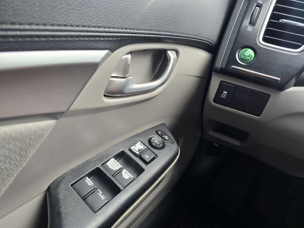 Photo 12 of this HONDA CIVIC