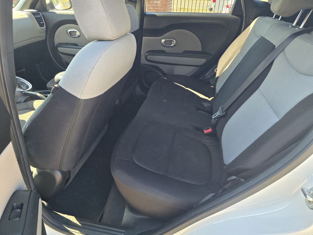 Photo 8 of this KIA SOUL