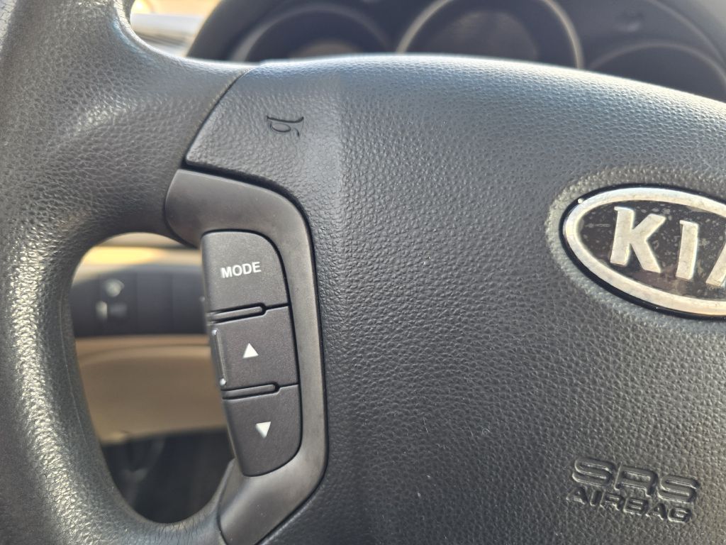 Photo 13 of this KIA OPTIMA