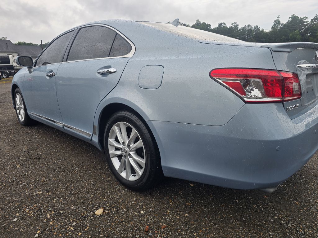 Photo 3 of this LEXUS ES