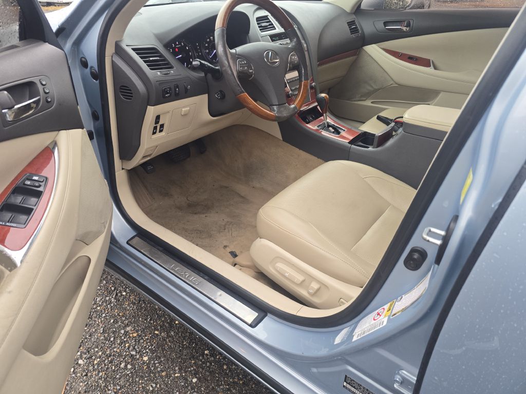 Photo 7 of this LEXUS ES