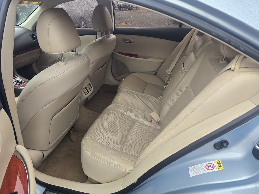 Photo 8 of this LEXUS ES