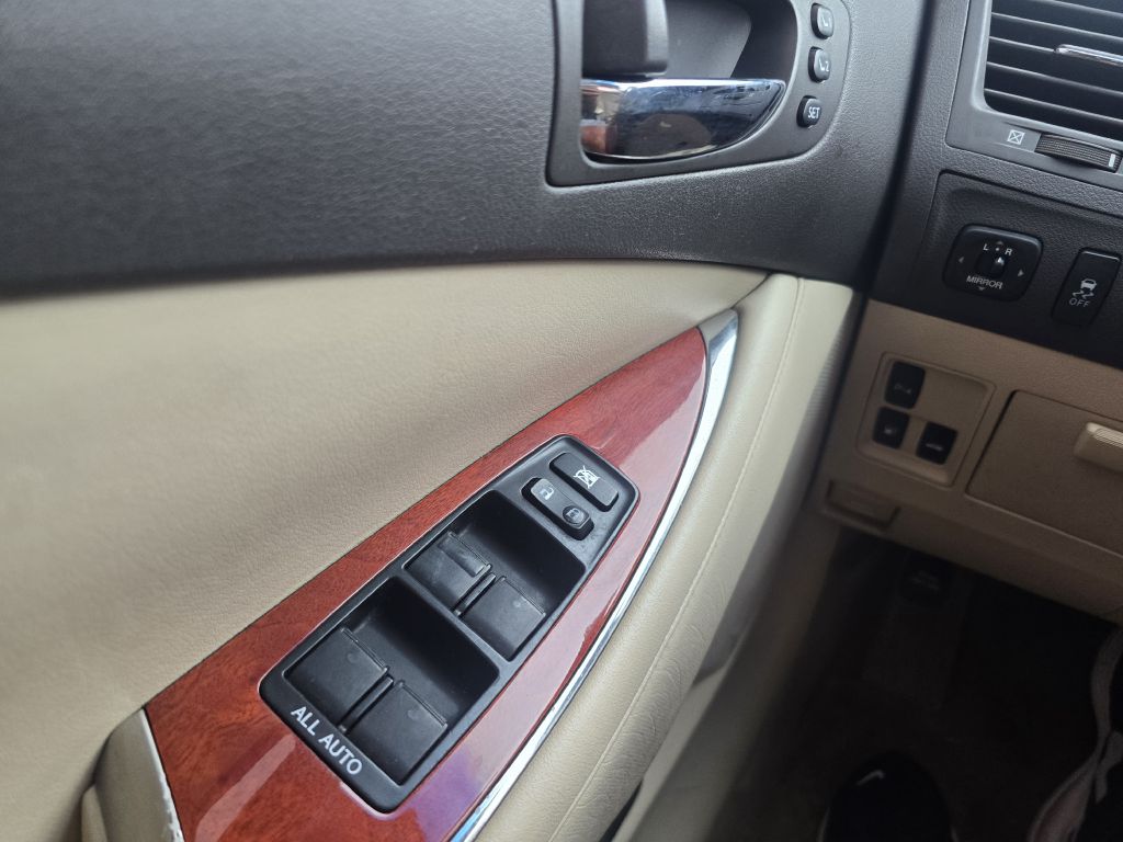 Photo 14 of this LEXUS ES