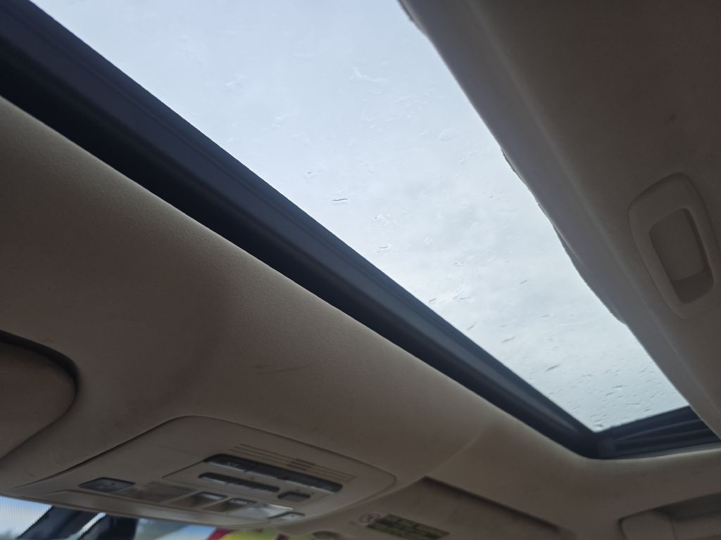 Photo 15 of this LEXUS ES
