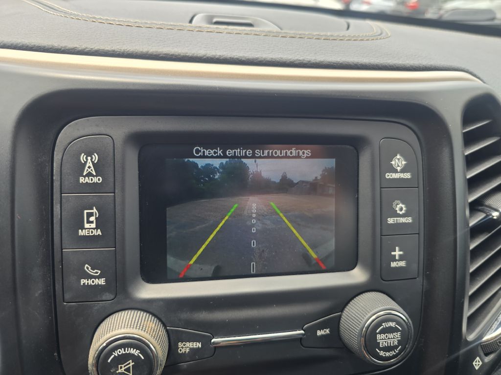 Photo 11 of this JEEP CHEROKEE