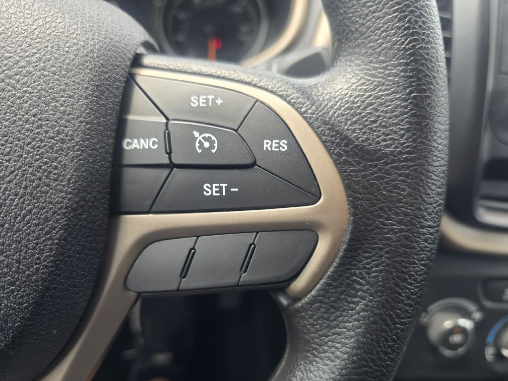 Photo 14 of this JEEP CHEROKEE