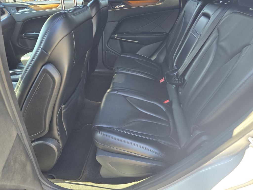 Photo 8 of this LINCOLN MKC