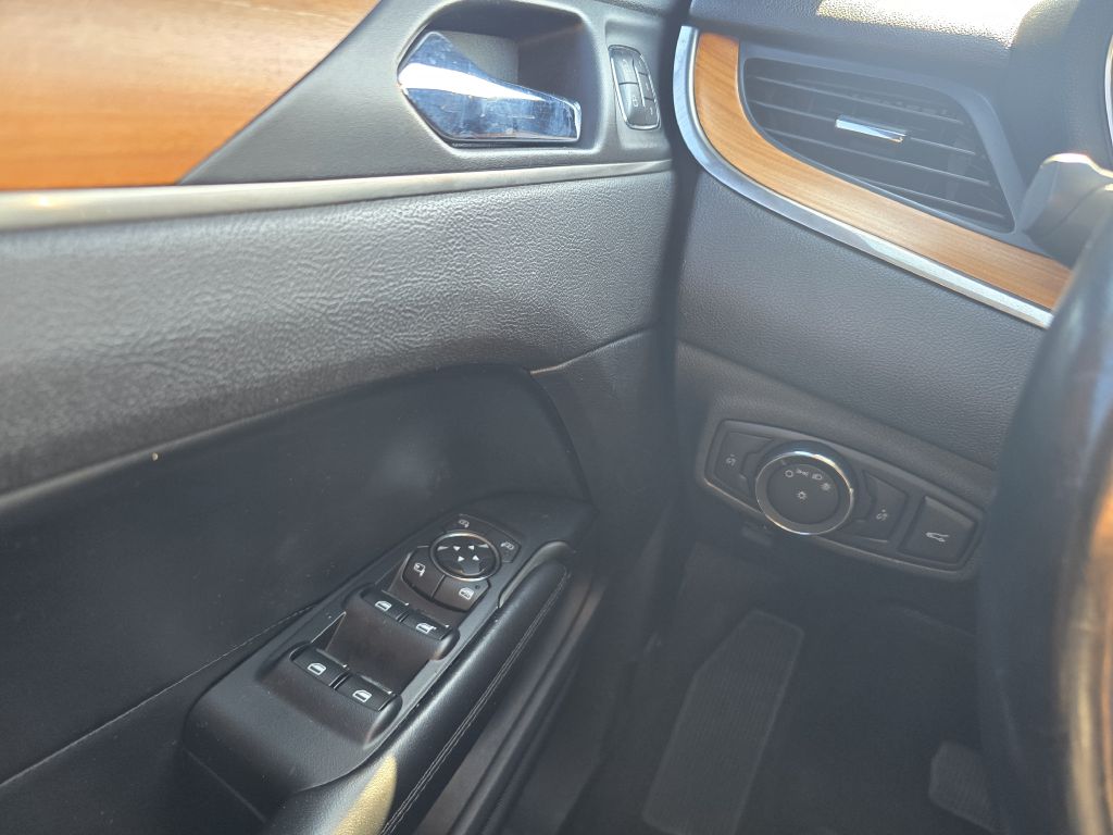 Photo 16 of this LINCOLN MKC