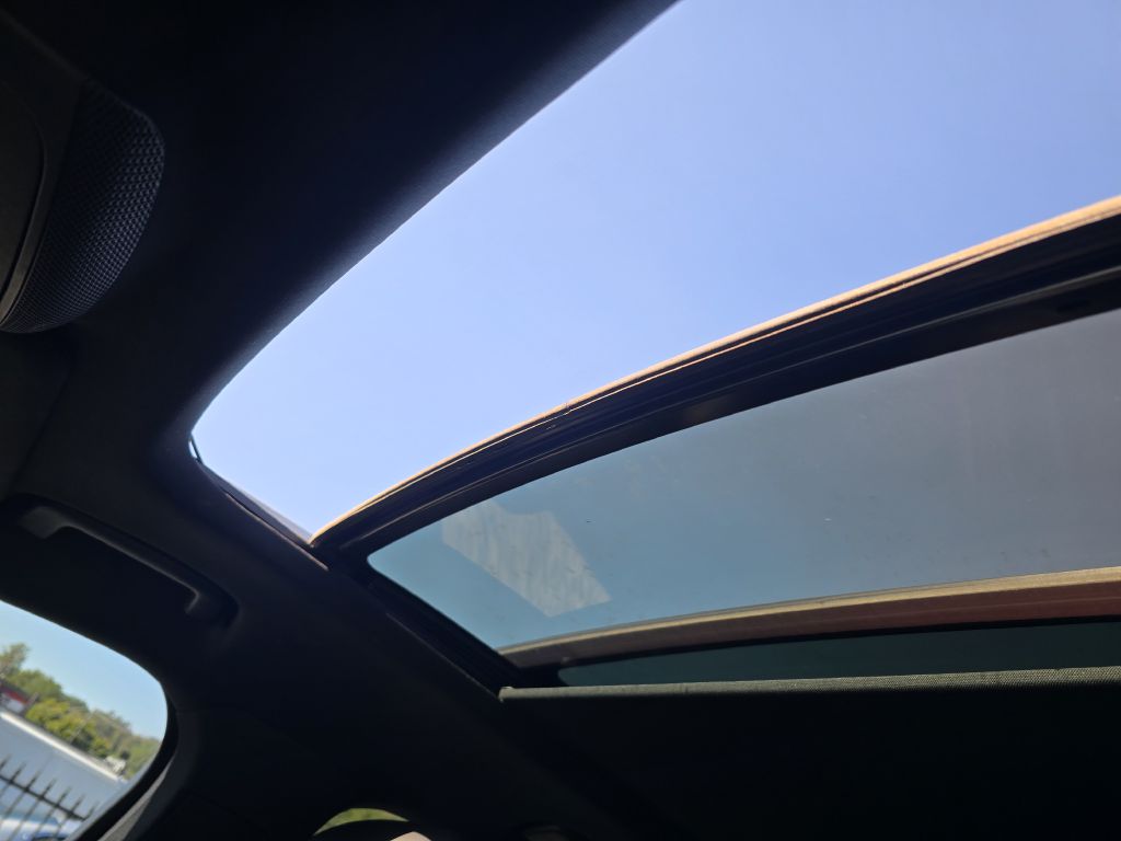 Photo 17 of this LINCOLN MKC