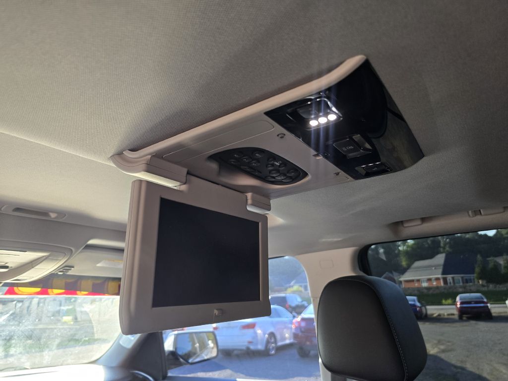 Photo 10 of this GMC YUKON