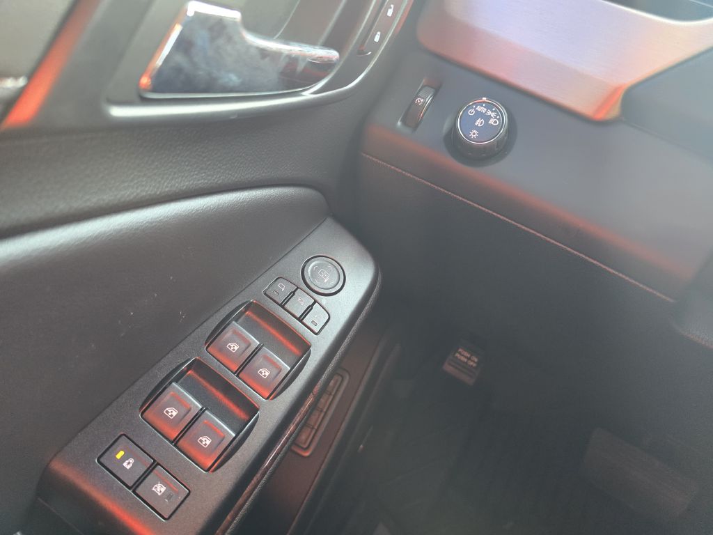 Photo 20 of this GMC YUKON