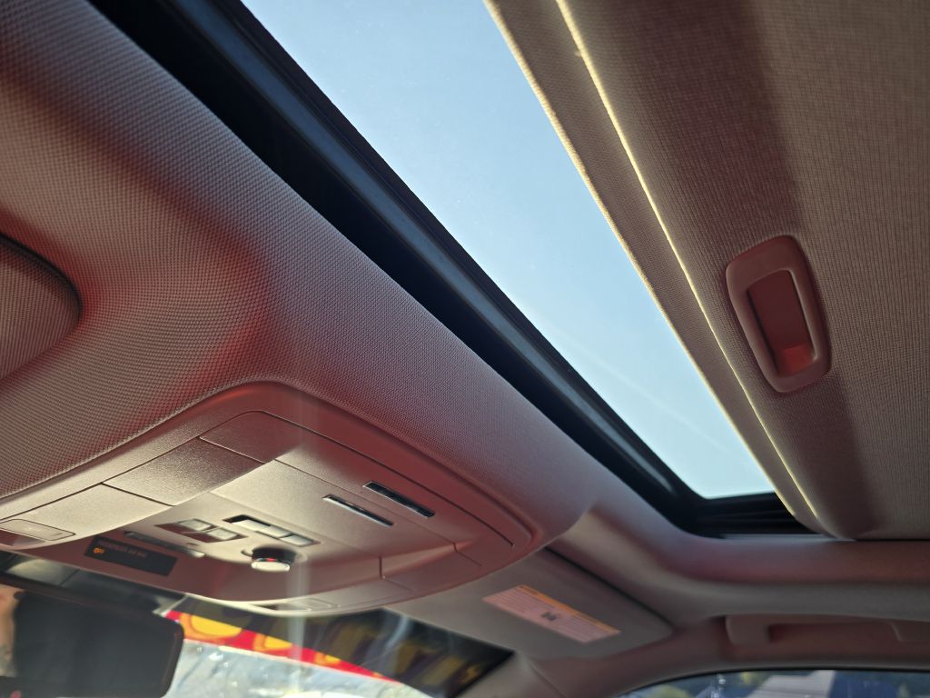 Photo 21 of this GMC YUKON