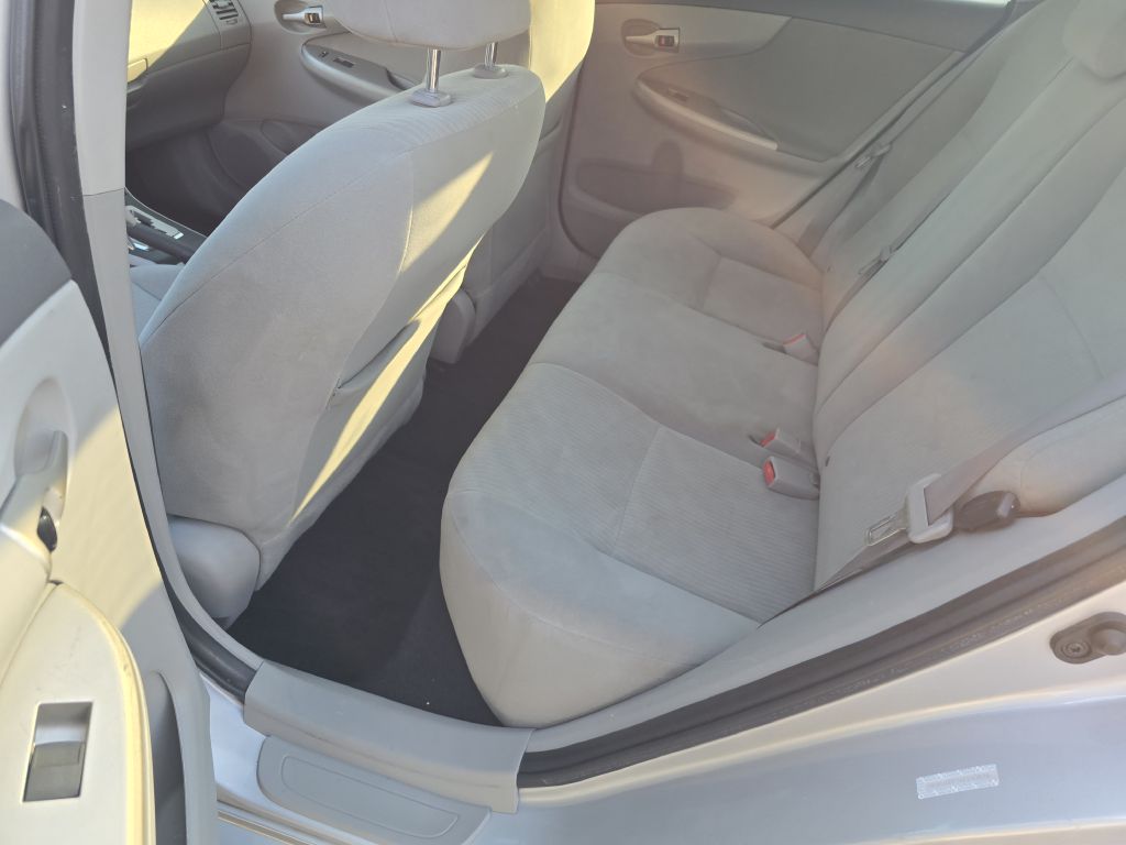 Photo 8 of this TOYOTA COROLLA