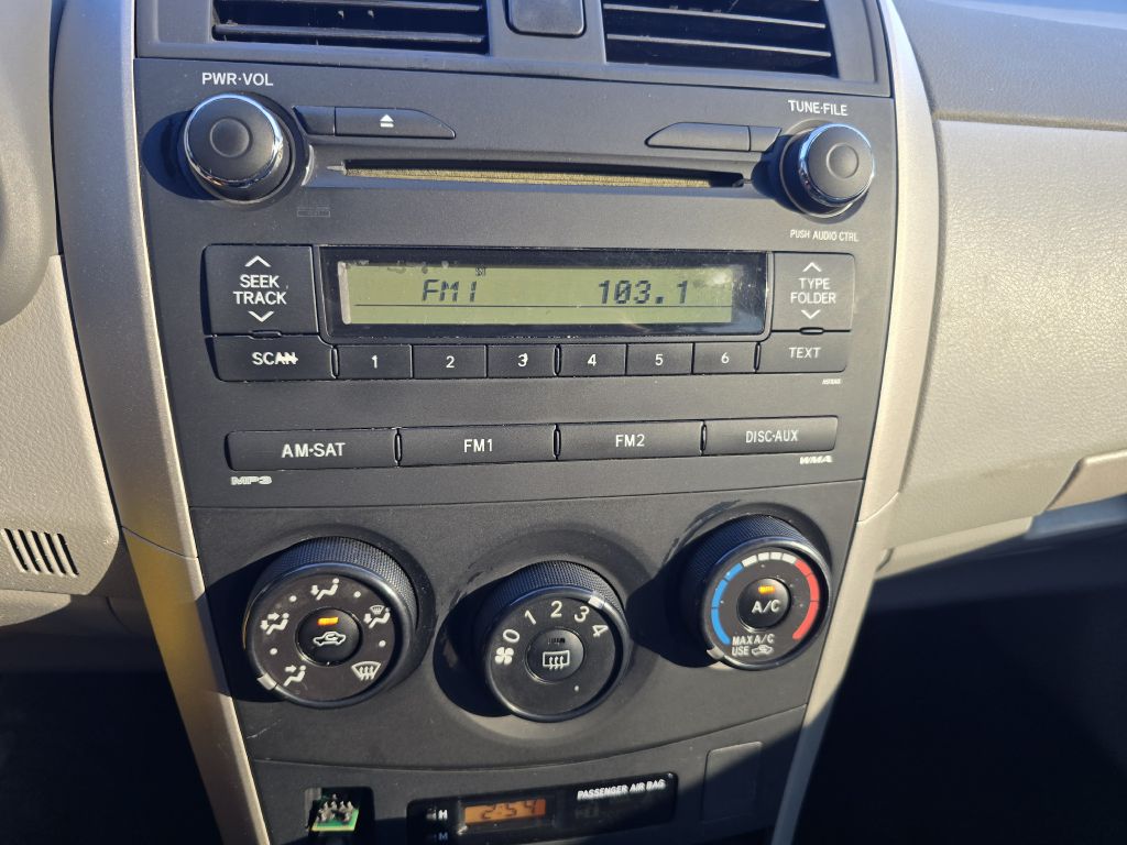 Photo 10 of this TOYOTA COROLLA