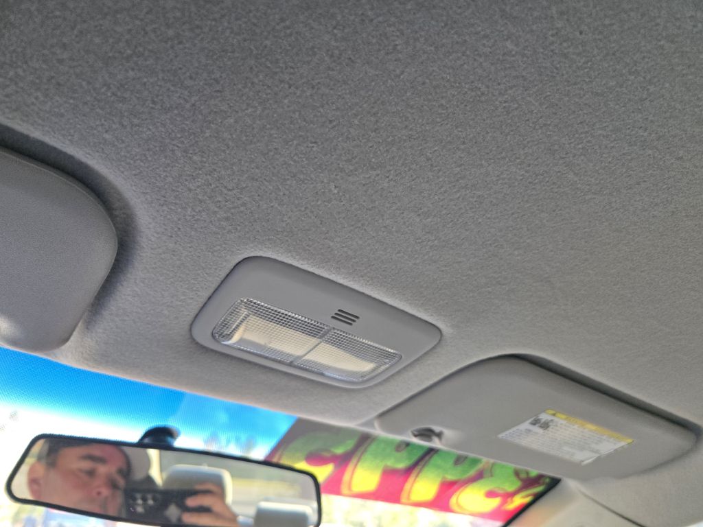 Photo 12 of this TOYOTA COROLLA
