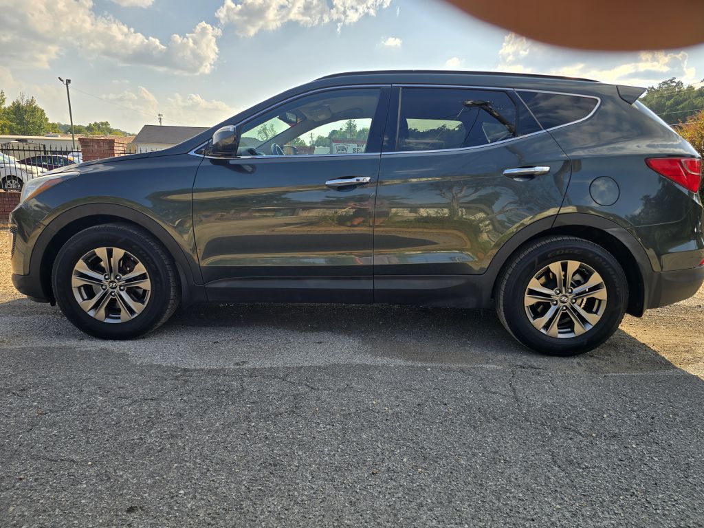 Photo 2 of this HYUNDAI SANTA FE SPORT