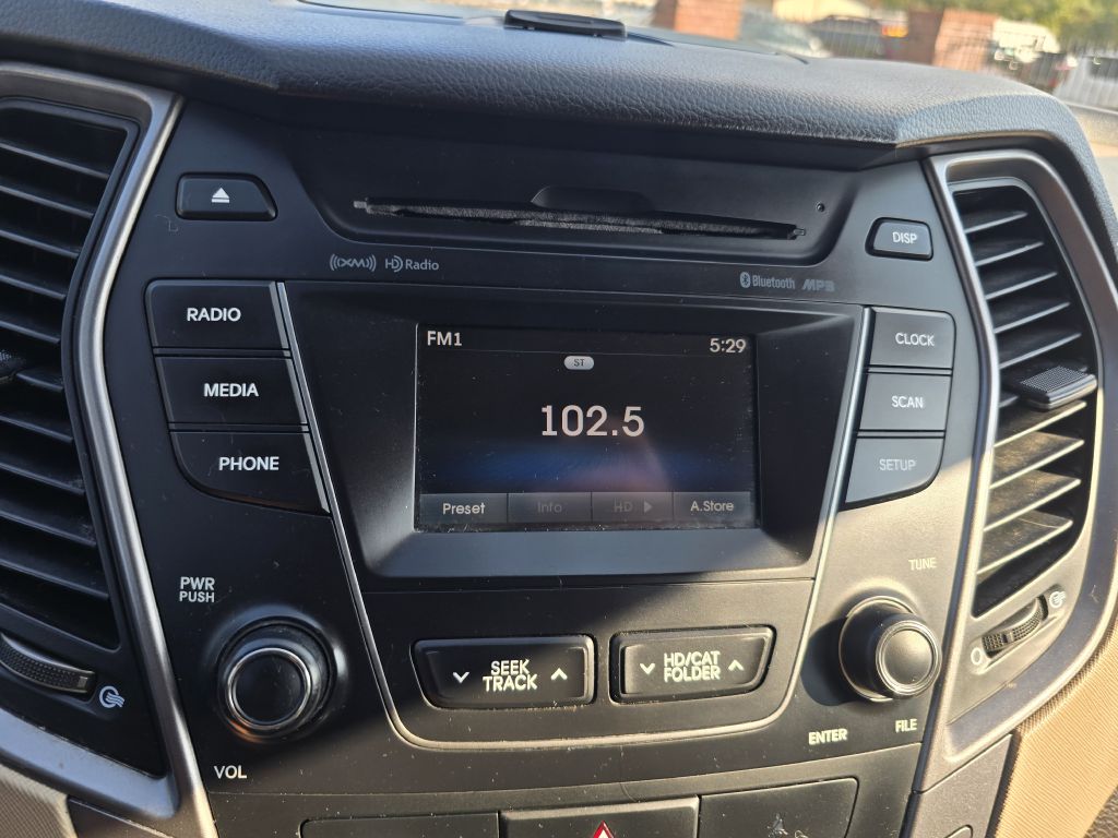 Photo 10 of this HYUNDAI SANTA FE SPORT