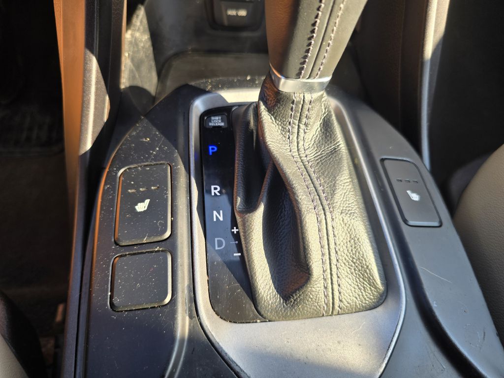 Photo 13 of this HYUNDAI SANTA FE SPORT