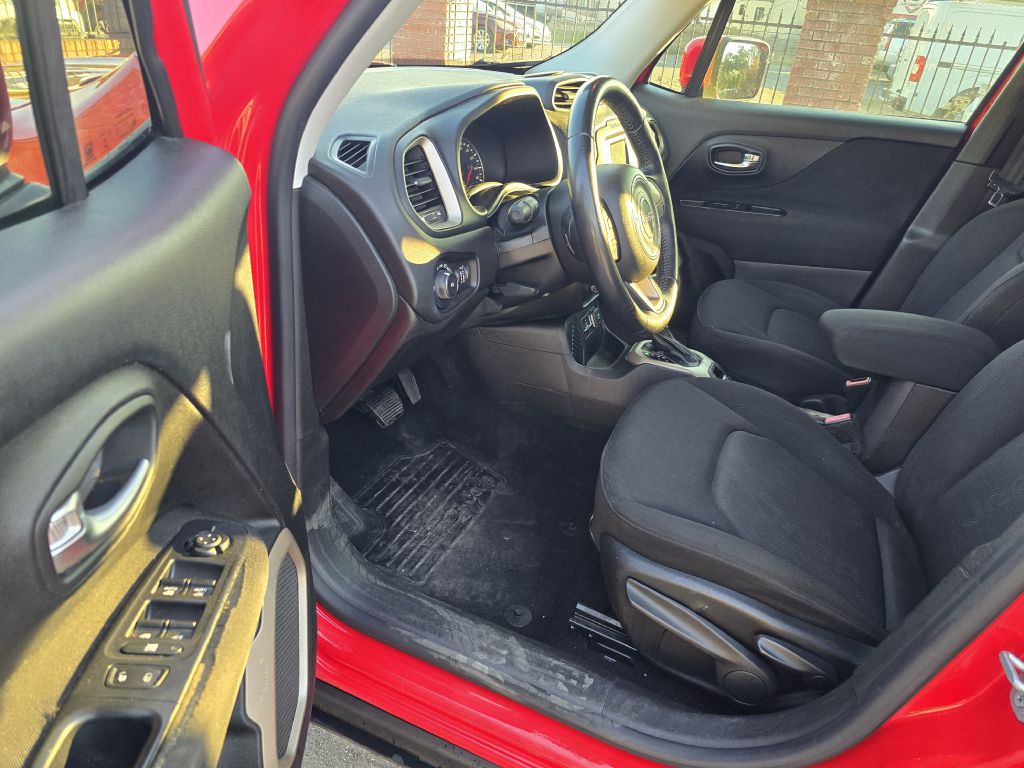Photo 8 of this JEEP RENEGADE