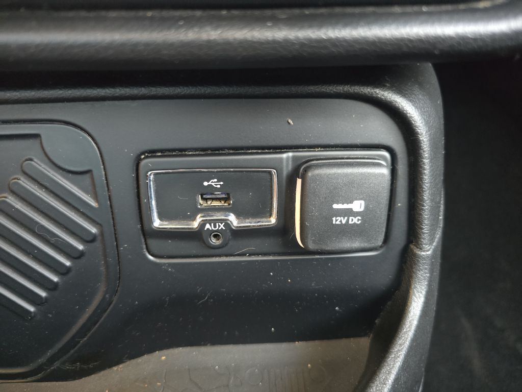 Photo 19 of this JEEP RENEGADE