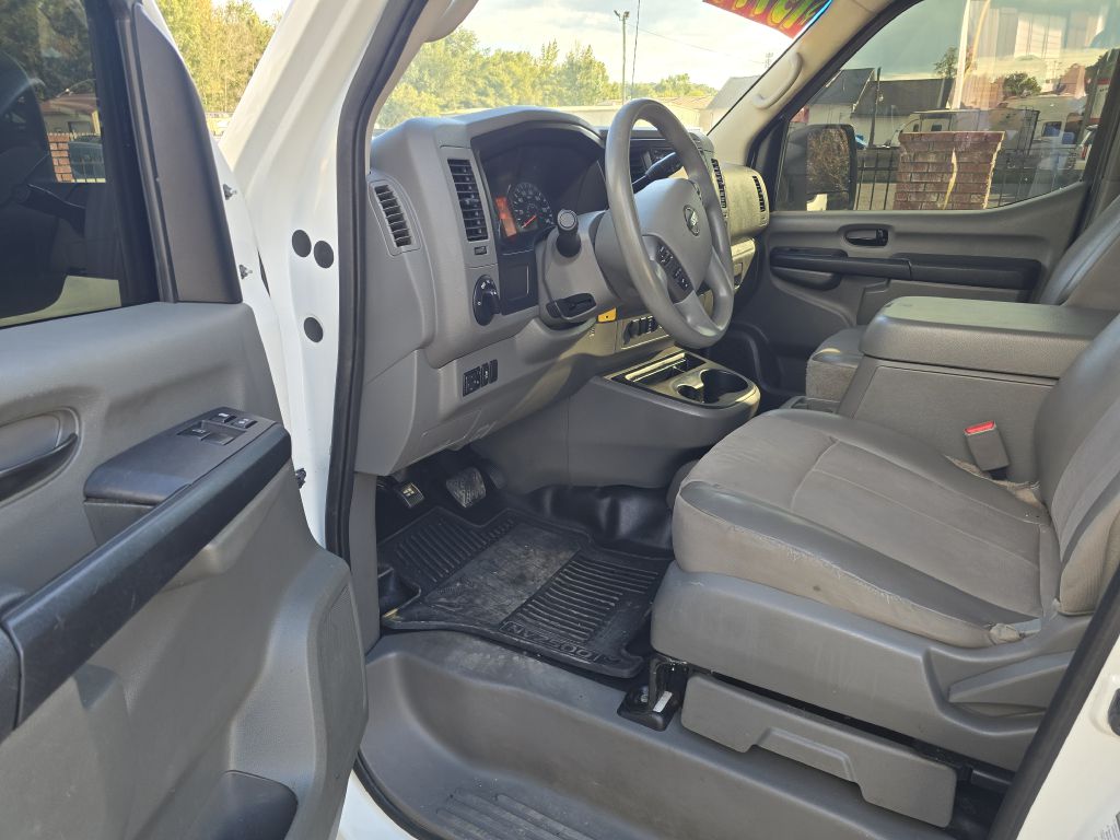 Photo 7 of this NISSAN NV