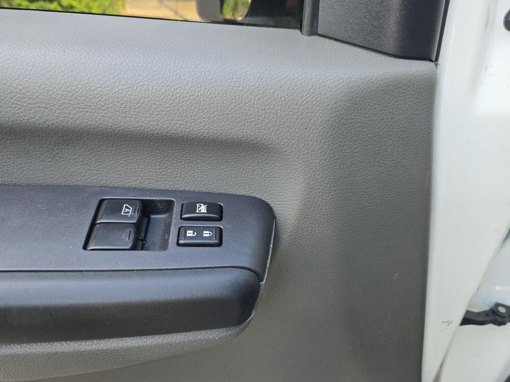 Photo 17 of this NISSAN NV