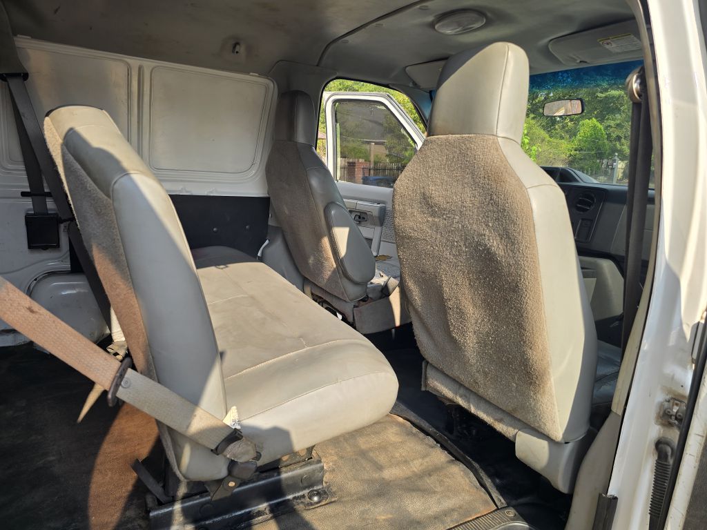 Photo 9 of this FORD ECONOLINE