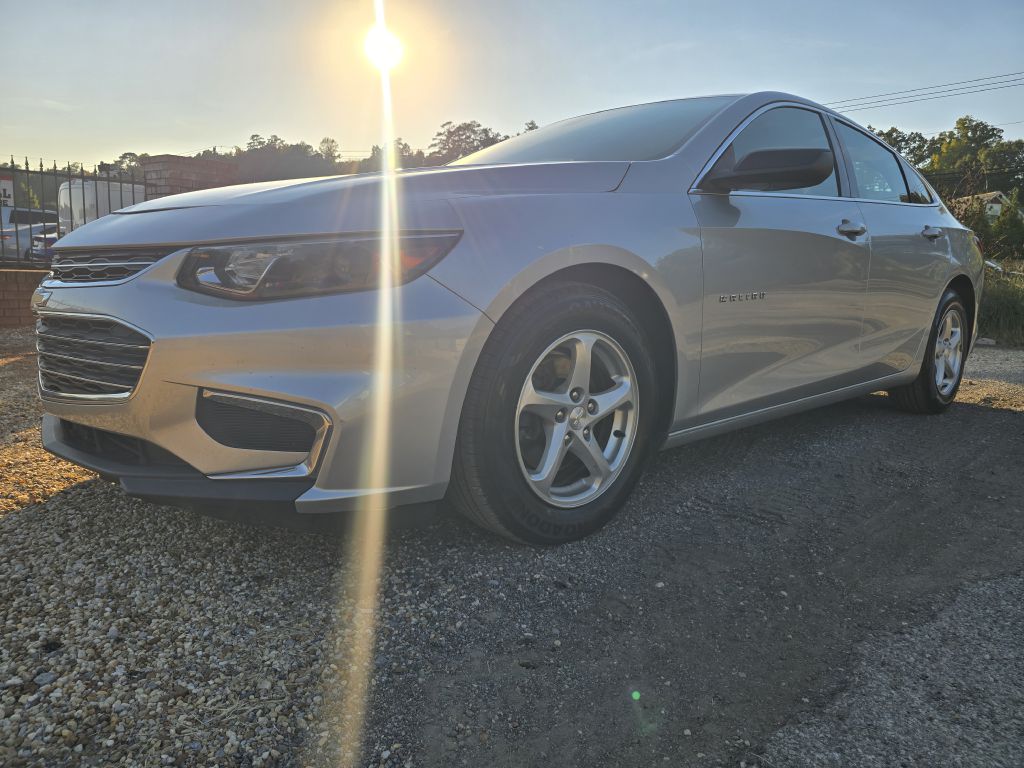 Photo 2 of this CHEVROLET MALIBU