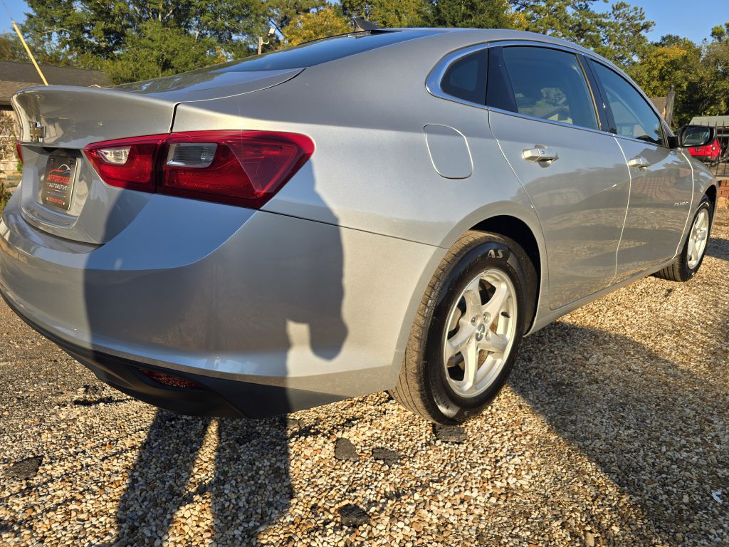 Photo 5 of this CHEVROLET MALIBU