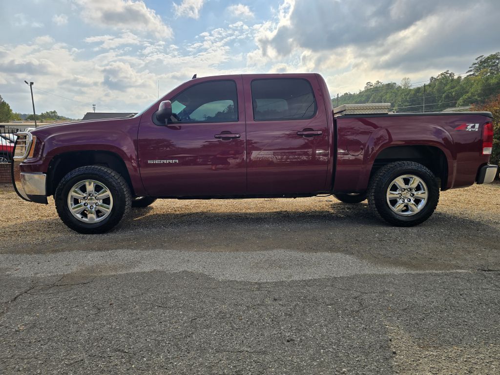 Photo 2 of this GMC SIERRA