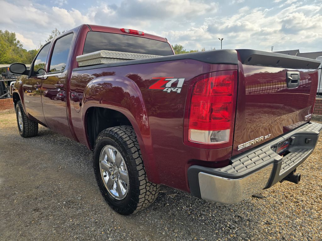 Photo 3 of this GMC SIERRA