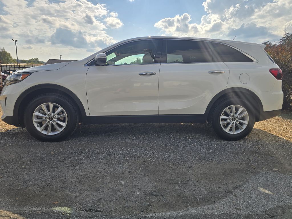 Photo 2 of this KIA SORENTO