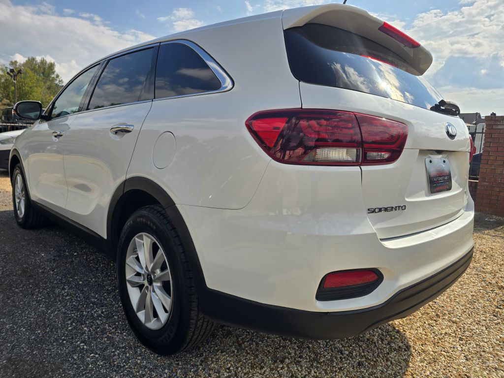 Photo 3 of this KIA SORENTO